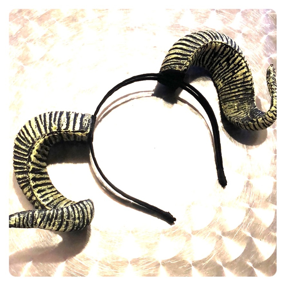 Halloween devil horns cap